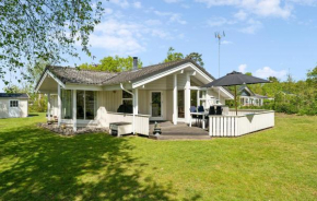 Stunning Home In Glesborg With Sauna